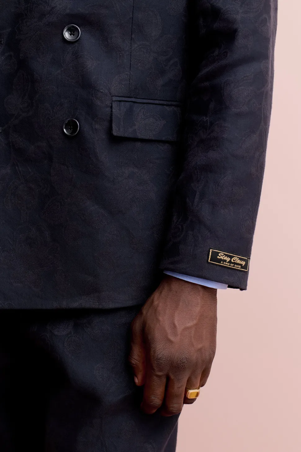 DOUBLE BREASTED PEAK BLAZER