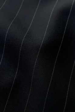 DOUBLE-BREASTED PEAK BLAZER