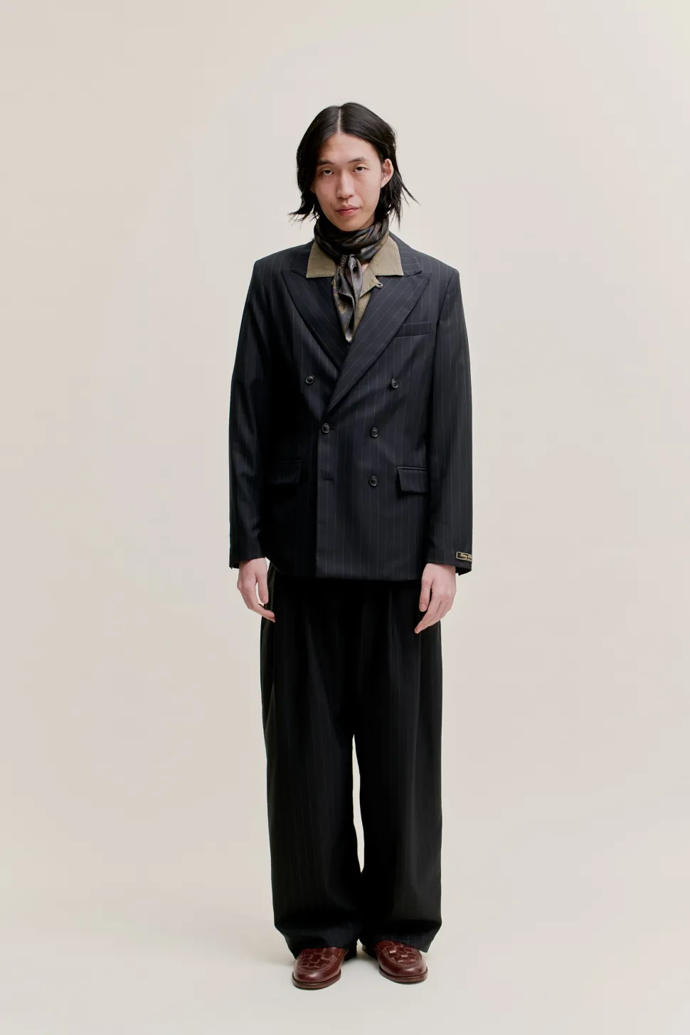 DOUBLE-BREASTED PEAK BLAZER