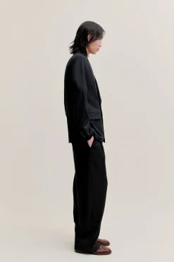DOUBLE-BREASTED PEAK BLAZER
