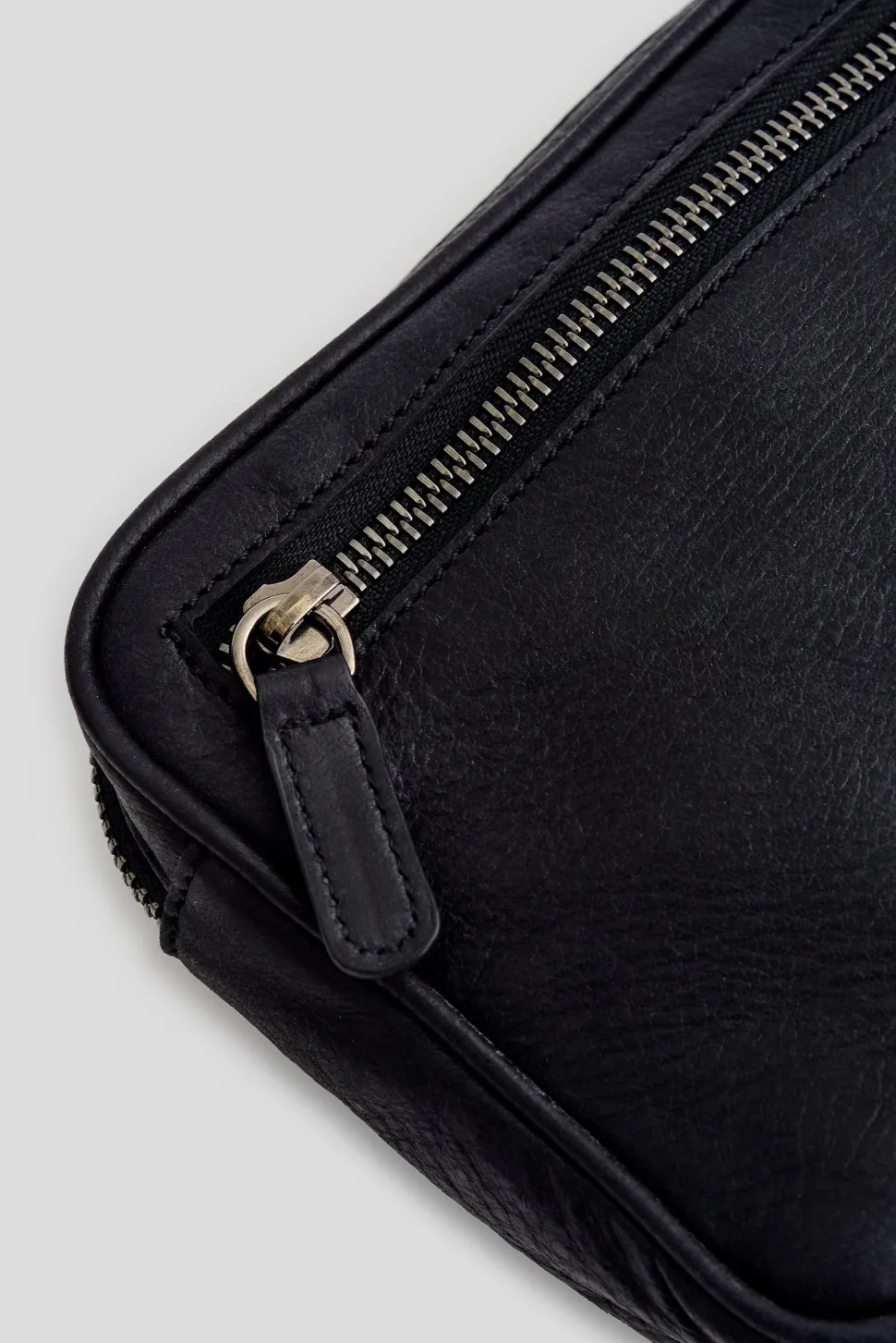 LEATHER POUCH