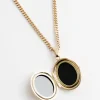 MEDALLION NECKLACE