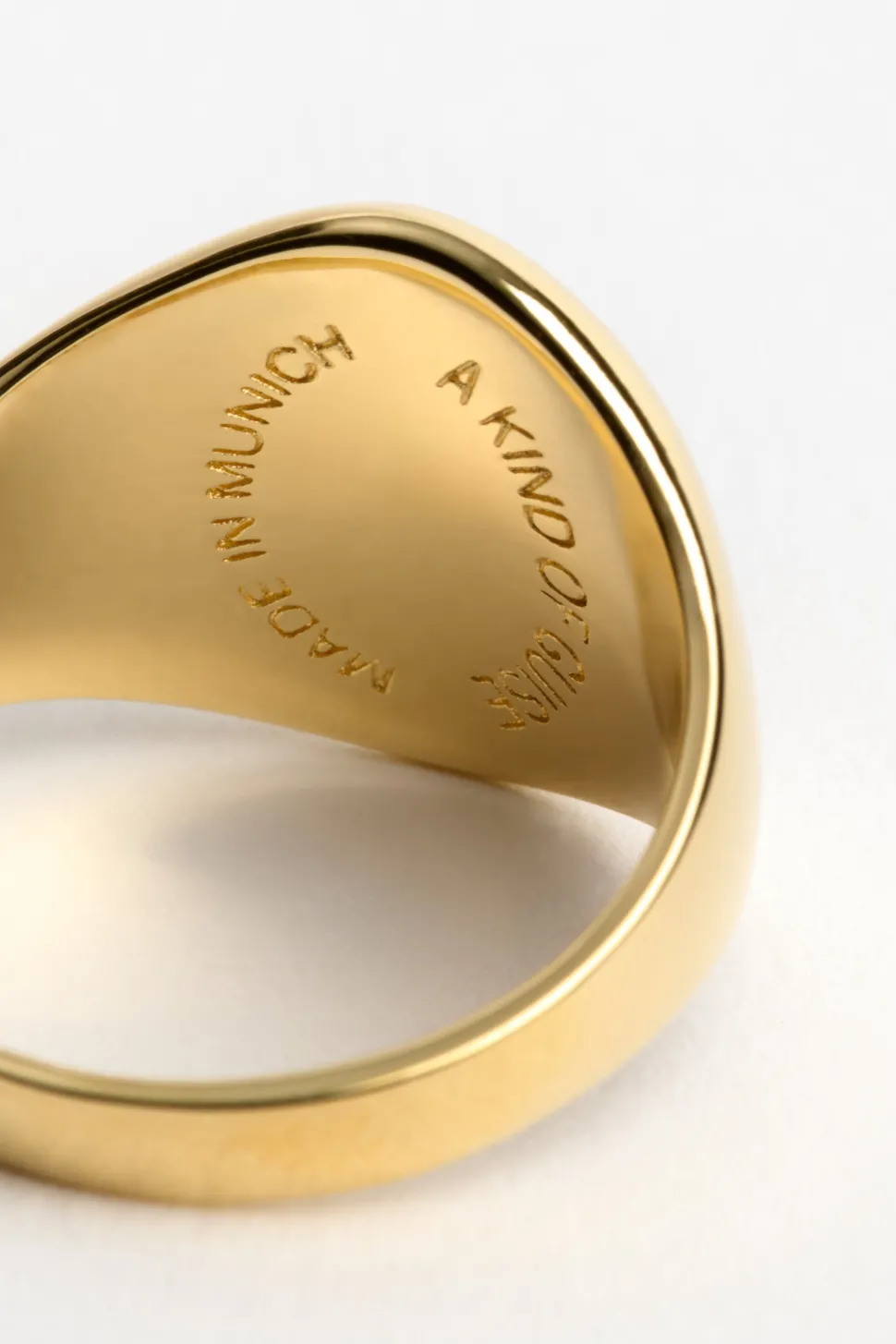 SIGNET RING SOLID GOLD